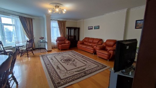 Аренда 3-комнатной квартиры 120 м², Паньковская ул.