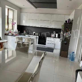 Продається будинок у мкр-ні Підварки з власним озером