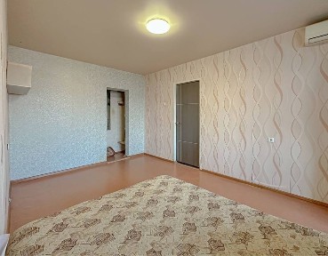 Світла 2кімн. квартира біля ТЗ Реал, Пески.