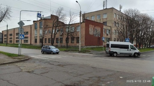 площадка фасадна, приміщення під магазин