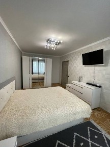 Продам 5 кімнатну квартиру. Район ДНС. Василя Стуса