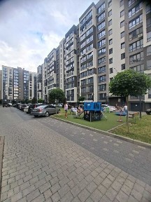 Продаж 3-кімнатної квартири, вул. Героїв Миколаєва (Сеченова, 129А).
