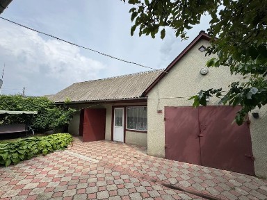 Продам комфортний будинок в затишному районі (Газове)