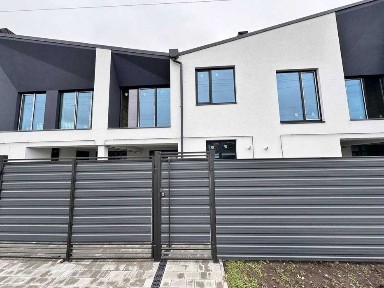 Продаж таунхауса, Військбуд