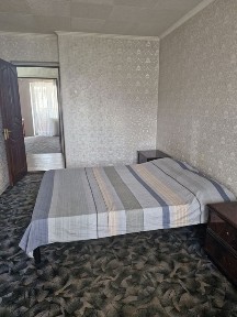 Квартира подобово.