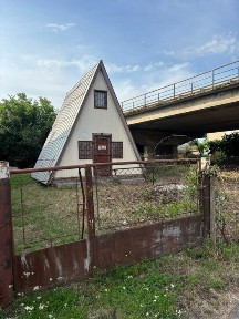 Продаж землі 1 соткакомерційного призначення м. Ужгород вул. Доманинська