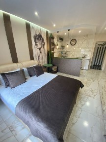 Хмельницький, вулиця Бандери 15