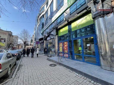 Продаж комерційного приміщення по вул. Січових Стрільців 350м2