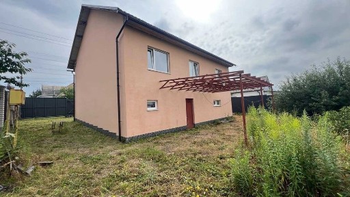 Продам новий будинок в с. Нові Петрівці ( 10 км від Києва).