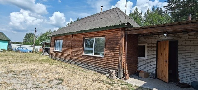 Продам мисливський будиночок зі ставком