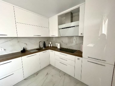 ПРОДАЖ 2 кім з кухнею-студією, просп. Злуки