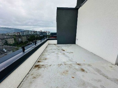 Квартира з власною терасою в центрі міста - клубний будинок