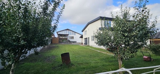 Продаж 2 будинків в мальовничому Свидівку з ремонтом та лазнею