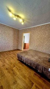 Продаж окремого будинку на Добровільній