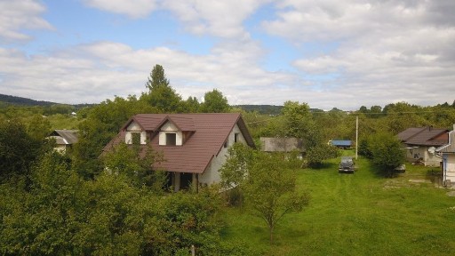 Будинок 200 кв. м., 37 соток землі. з газоблоку