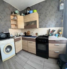 Продаж 1-кімнатної квартири пр. Лушпи. 1/9 поверх з БАЛКОНОМ