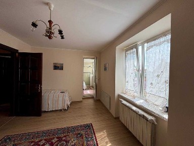 Продається 3-кімнатна квартира з ремонтом по вул. ВовчинецькаSS