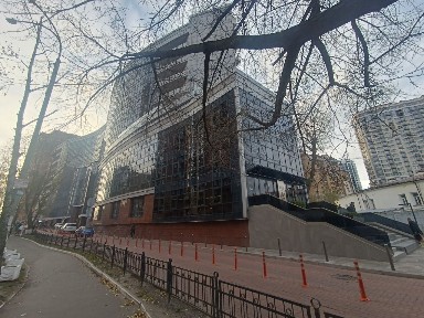 Продаж офісного приміщення 163.4 кв. м. на 3 поверсі на вул. Коновальця Євгена, вісьмиповерхова будівля • ID 33348156