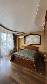 Київ, Печерський, вулиця Жилянська 59