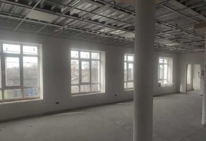 Новобудова житлового та комерційного призначення в центрі міста!