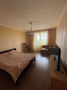 Продам простору 1-кімнатну квартиру в районі Склозаводу