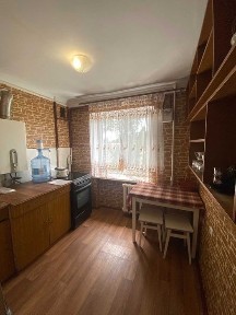 Продам 3-х кімнатну квартиру в цегляному будинку можна по спец коштам