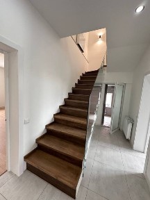 Продаж будинку з ремонтом