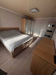 продаж 2 к. квартири м. Остер