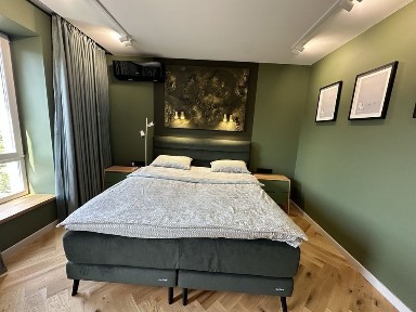 Елітна 3-кімнатна з дизайнерським ремонтом біля озера і парку