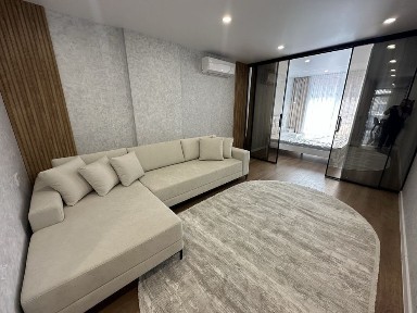 Стильна велика 1.5 кімнатна квартира