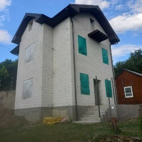 Продаж 2х пов будинок (накр. кообк) гаражЧернівці Садгора в. Виноградна