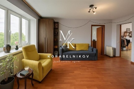 Київ, Дніпровський, вулиця Будівельників 27-а