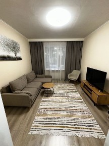 Подобова оренда в центрі. Без відключення світла