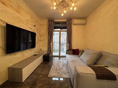 Без%, 2к. квартира, Круглоуніверситетська, 13, Печерськ, Хрещатик