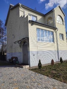 Продається затишний двоповерховий будинок між Острогом і Нетішином