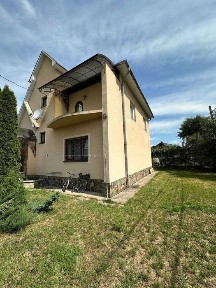 Продам великий будинок в кращій локації міста с. Вовчинець