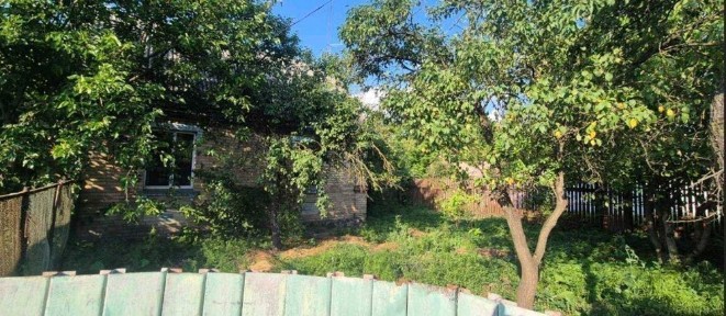 Ваш шанс на простору ділянку в ЦЕНТРІ селища Бабинці з будинком!