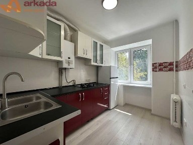 Продам 3кімнатну квартиру на вулиці Набережна. 62м2. Є-відновлення.