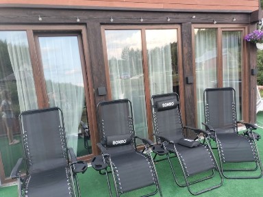 Відпочинок біля озера