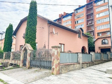 Будинок по вул. Циганська, м. Тернопіль (Н. Світ)