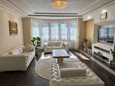  <a href='/newbuilding/7848/view/zk-sucasnii'>Сучасний</a> будинок з закритим басейном