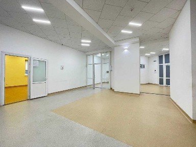 Новобудова! Комерційне приміщення! Центр. вул Бойківська 5а. 1600дол