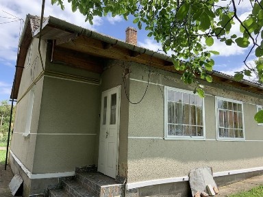 Продаж будинку і літньої кухні в м. Стебник