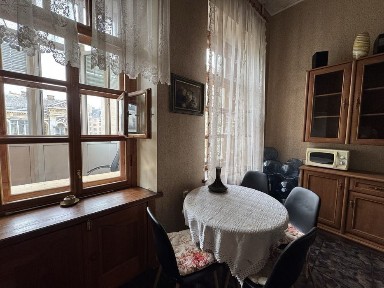 Київ, Печерський, Саксаганського 36