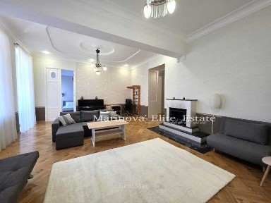 Одеса, Приморський, улица Льва Толстого 12