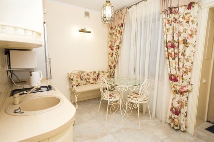 Одеса, Приморський, вулиця Дерибасівська 20