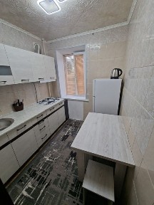 Сдам квартиру посуточно и почесавой. Район Фрегат, Карабельная 6 дом.