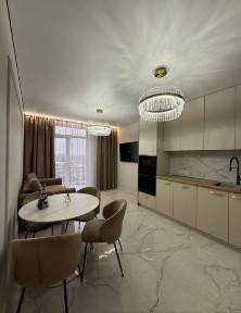 Продаж сучасної квартири біля набережної