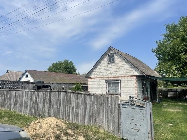 Продається житловий будинок у селі Великі Сорочинці