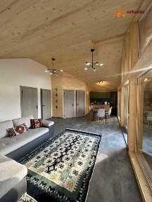 Продається готовий котедж в с. Яблуниця під бізнес або для життя